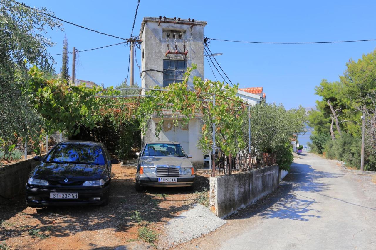 Apartments By The Sea Arbanija, Ciovo - 4320 تروغير المظهر الخارجي الصورة