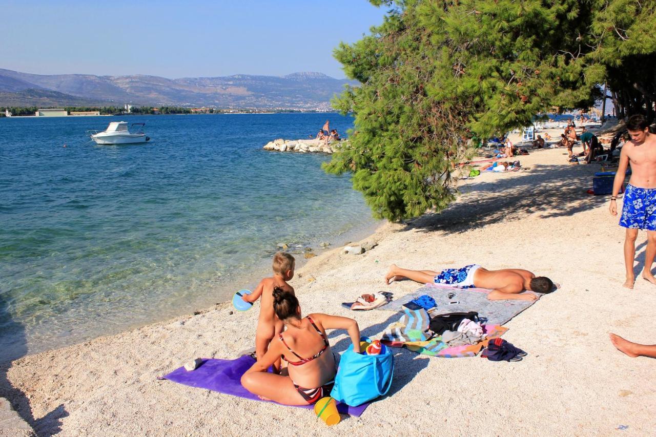 Apartments By The Sea Arbanija, Ciovo - 4320 تروغير المظهر الخارجي الصورة