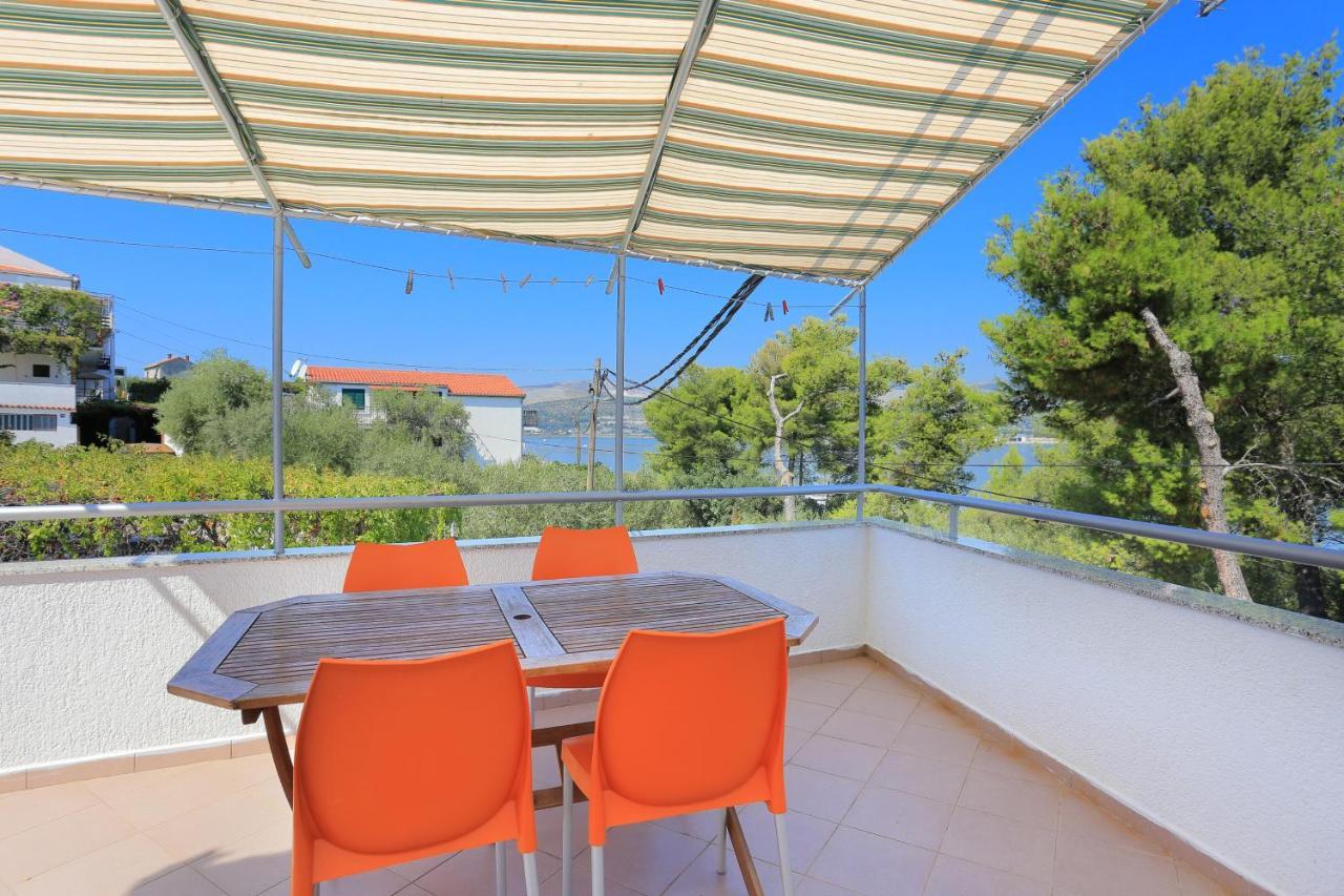 Apartments By The Sea Arbanija, Ciovo - 4320 تروغير المظهر الخارجي الصورة