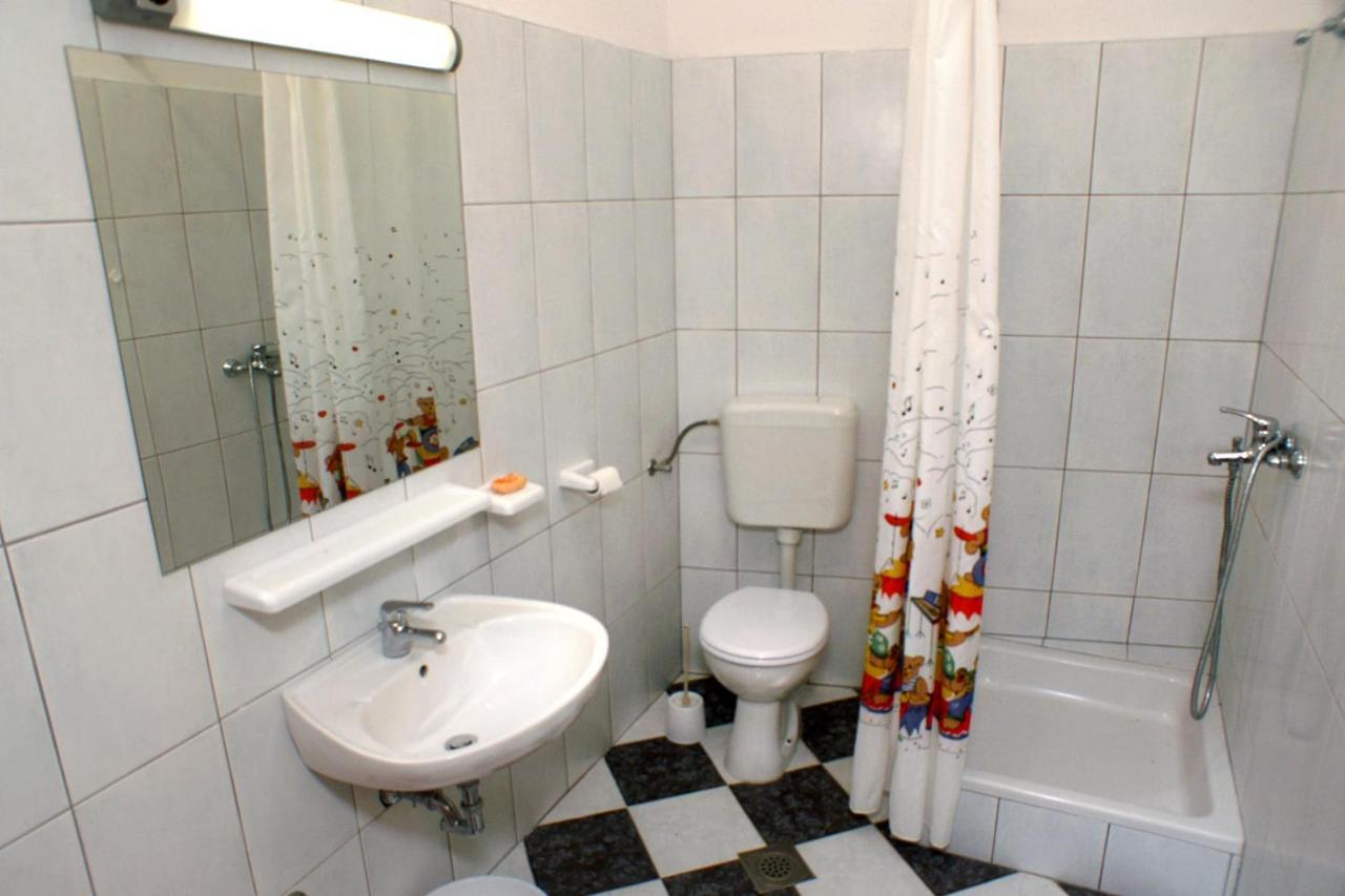 Apartments By The Sea Arbanija, Ciovo - 4320 تروغير المظهر الخارجي الصورة